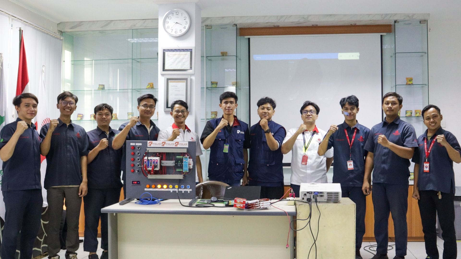 Tim Pelatihan PLC IoT Industri di Folks Automation